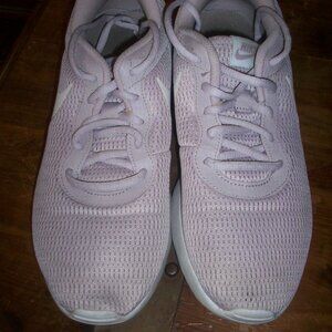 Nike Womens Tanjun Pink White Running Tennis Shoes Sneakers Size 9, 812655-605
